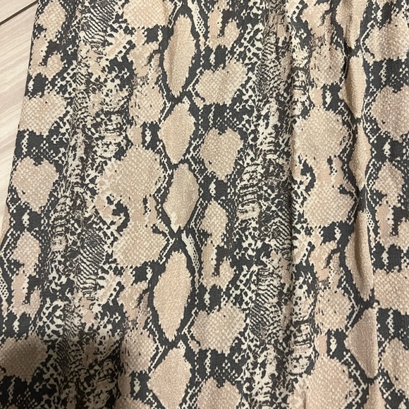 American Eagle new with tags snake skin skirt - Picture 2 of 5